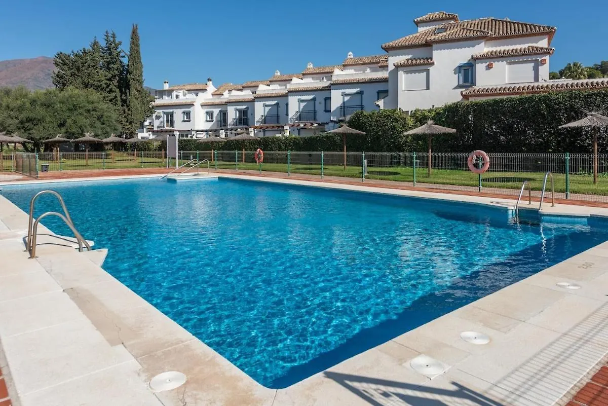 Stunning Beachfront Penthouse Estepona 0*,